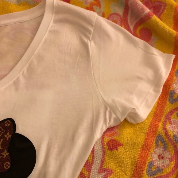 LV Minnie ears v-neck t shirt - Picture 2 of 7